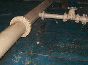 На трубы нанесено покрытие Belzona 5831 (ST Barrier) для защиты от коррозии в условиях повышенной влажности
