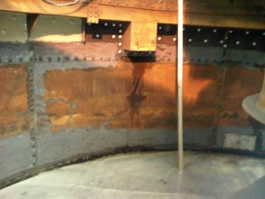 Внутренняя коррозия стенок резервуара до нанесения покрытия Belzona
