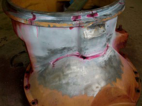 Трещины в корпусе редуктора отмечены красным цветом Трещины в корпусе редуктора отмечены красным цветом